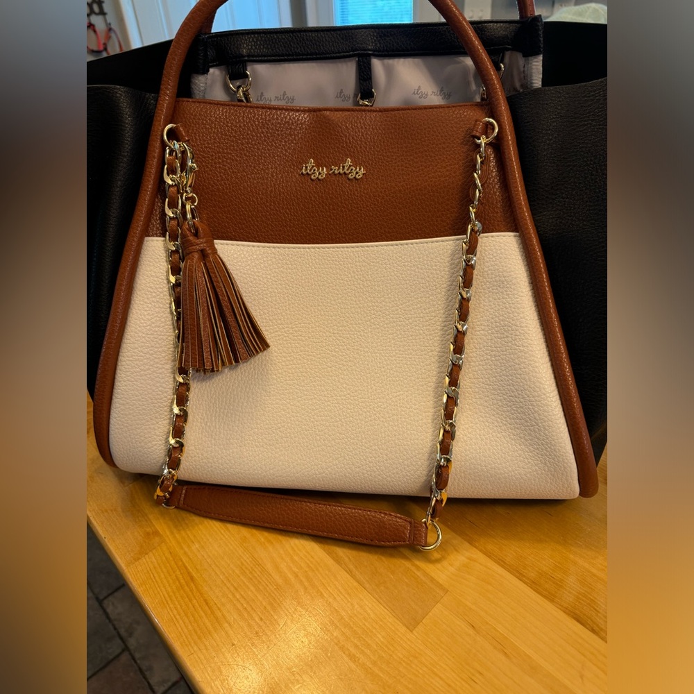 Itzy ritzy boss tote